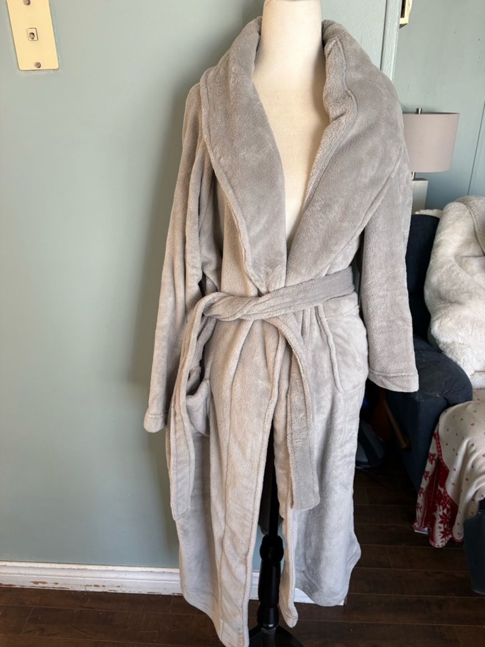 Pottery Barb cozy grey robe - Picture 3 of 6